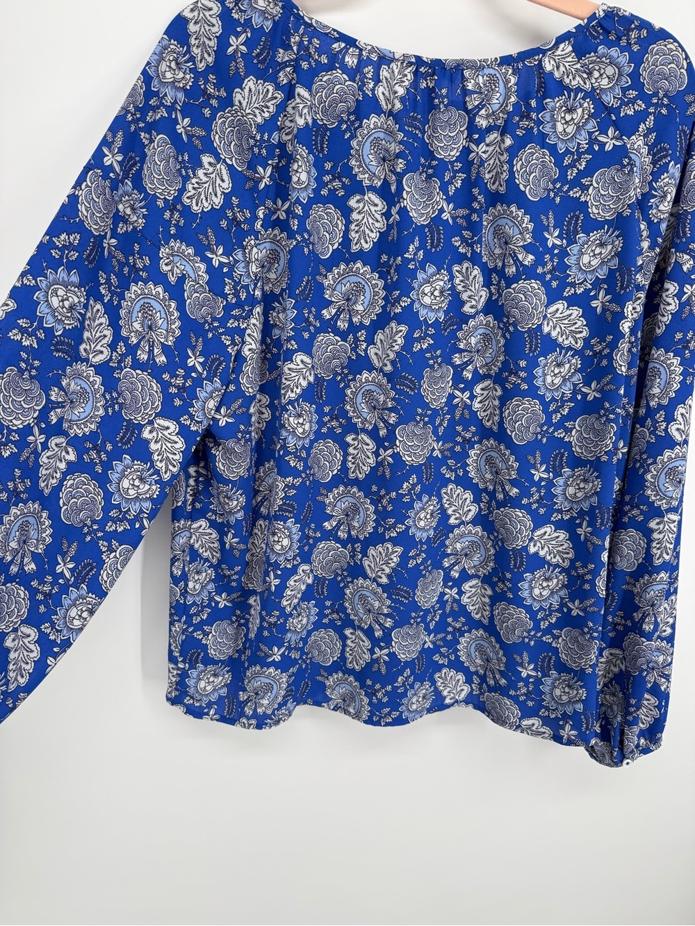 Vince Camuto Blue White Floral Keyhole Neck Boho Peasant Top Blouse Large - Picture 6 of 7